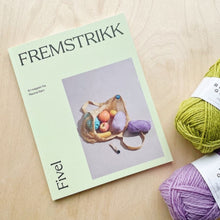 Load image into Gallery viewer, Spirebluse - Fremstrikk 2023 - Dansk