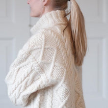 Load image into Gallery viewer, Vangen sweater - English