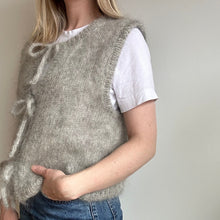 Load image into Gallery viewer, August vest - English