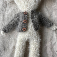 Load image into Gallery viewer, Sissi the sheep - English