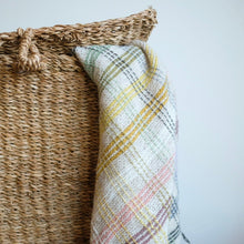 Load image into Gallery viewer, Aftenstrikk babyblanket - English