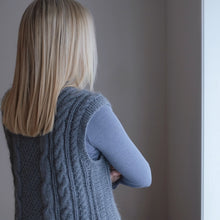 Load image into Gallery viewer, Fridagsvest - ingriddyb x aftenstrikk - dansk