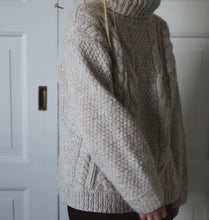 Load image into Gallery viewer, Fridag Sweater - Deutsche