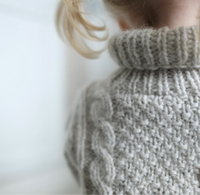 Load image into Gallery viewer, Fridag sweater mini - English