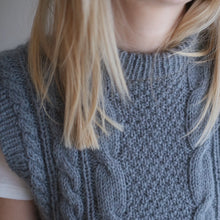 Load image into Gallery viewer, Fridagsvest - ingriddyb x aftenstrikk - dansk