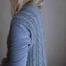Load image into Gallery viewer, Fridagsvest - ingriddyb x aftenstrikk - dansk