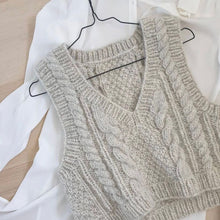 Load image into Gallery viewer, Fridag vest v-neck - English