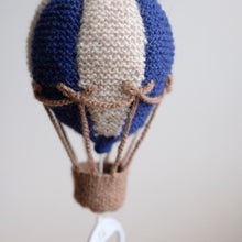 Load image into Gallery viewer, Aftens luftballong no1 - dansk