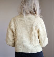 Load image into Gallery viewer, Fridag cardigan v-neck - English