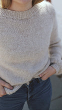 Load image into Gallery viewer, Daglig Sweater no2 - English