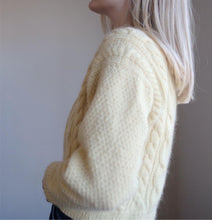 Load image into Gallery viewer, Fridagscardigan v-hals - dansk