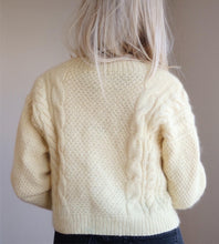 Load image into Gallery viewer, Fridag Cardigan - Col en V - French