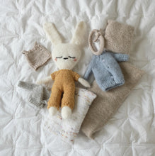 Load image into Gallery viewer, Mummu the Bunny - English