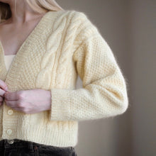 Load image into Gallery viewer, Fridag cardigan v-neck - English