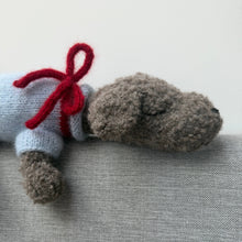 Load image into Gallery viewer, Lille Dagmar - English